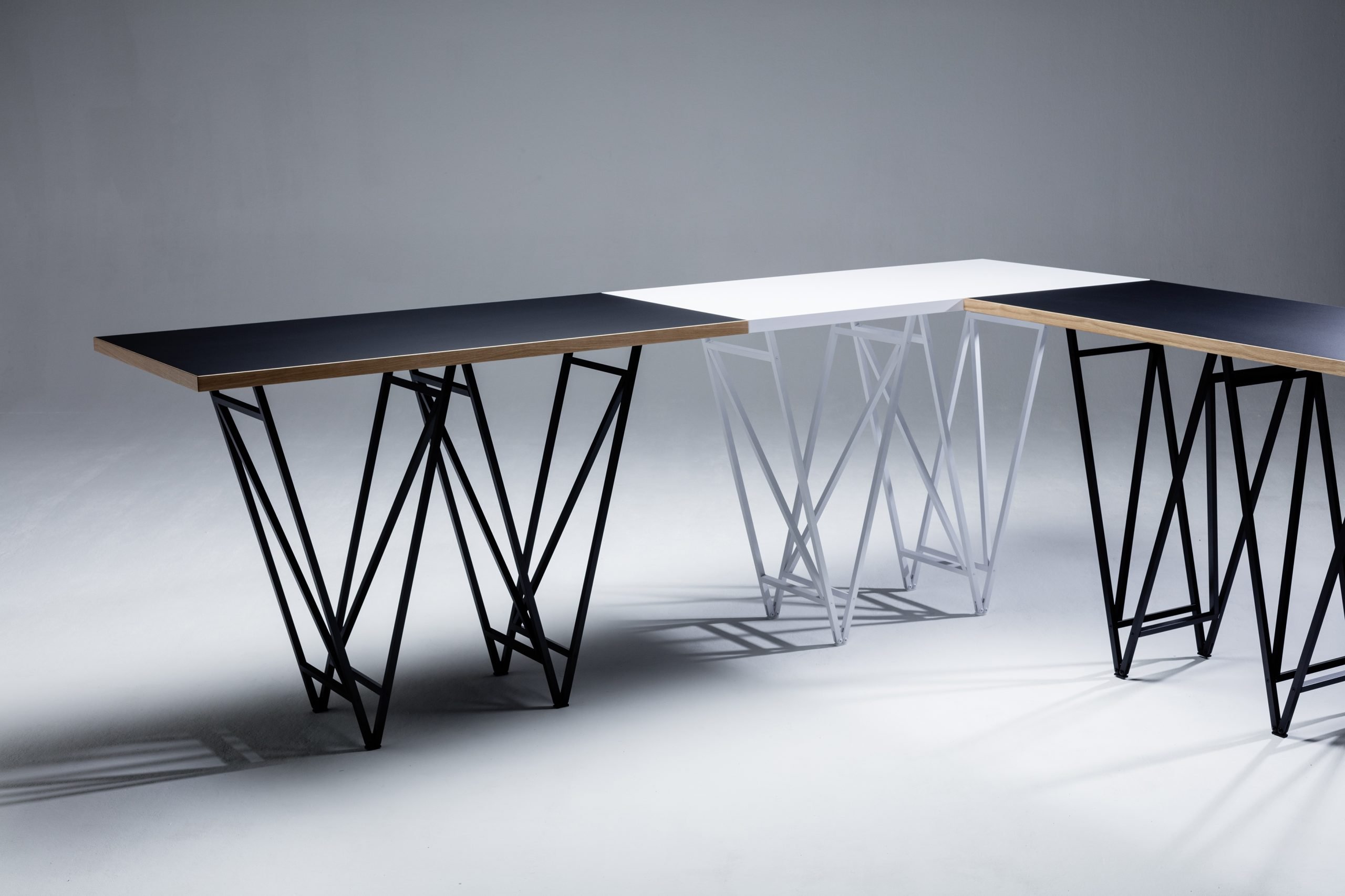 Mehr über den Artikel erfahren Designertisch STEVY – Aufbau- und Verbindungstechnik NEU 2021
