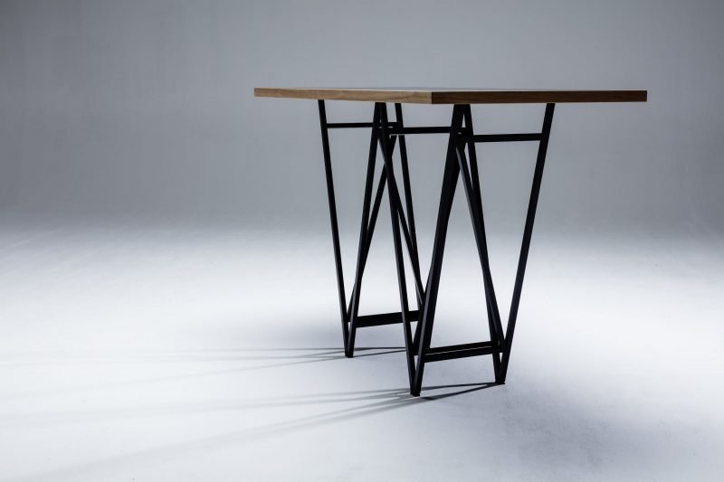 Designertisch STEVY - Stehtisch - Schwarz/Eiche