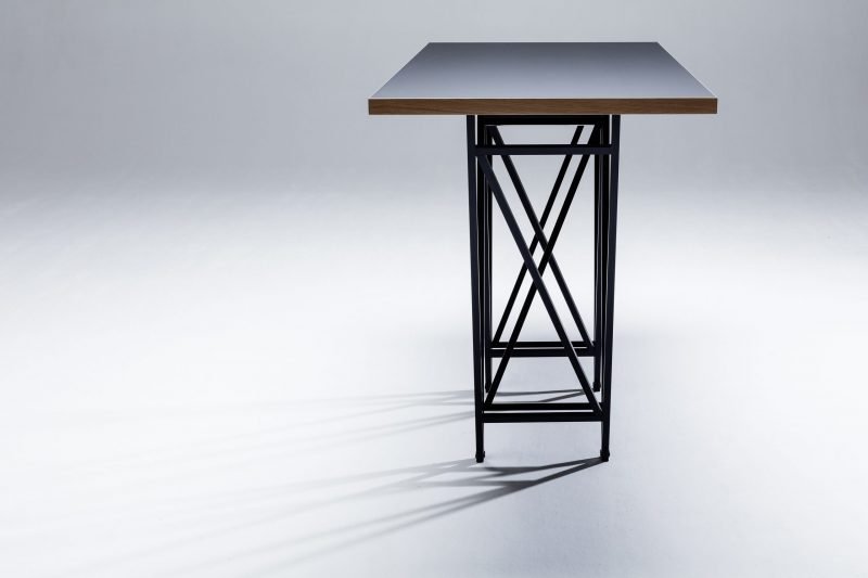 Designertisch STEVY - Stehtisch - Schwarz/Eiche