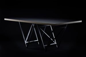 Mehr über den Artikel erfahren Designertisch STEVY – eine Erfolgsgeschichte